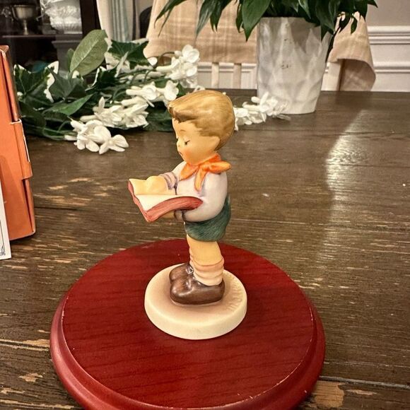 Hummel Goebel Y2K “Honor Student” Boy Figurine Vintage Circa 2000 NEW - Picture 3 of 8
